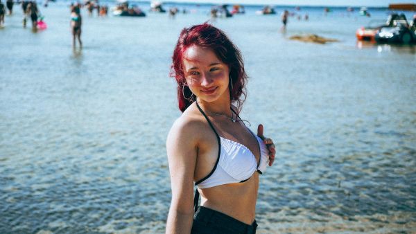 Achieve Gorgeous Beach Waves with Ease: Your Guide to Effortless Sleek Styles,slugslug
